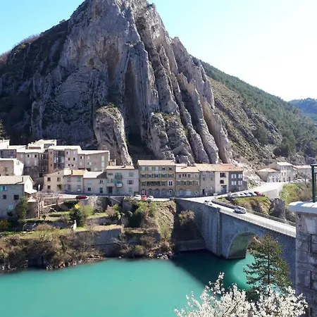 Les Mirabelles D'hotes