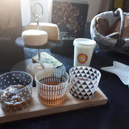 Les Mirabelles D'hotes Систерон