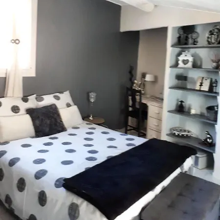 Oda ve Kahvaltı Les Mirabelles D'hotes 3*