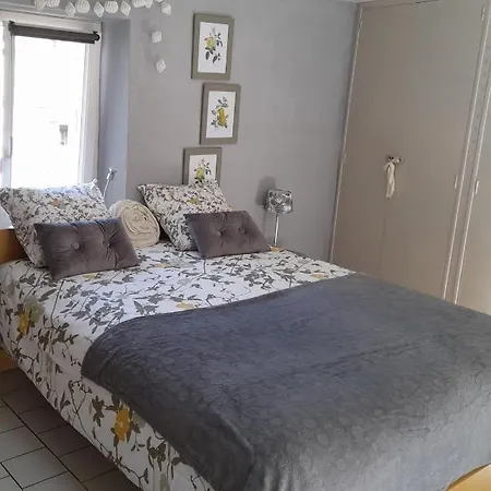 Les Mirabelles D'hotes 3* 시스트롱
