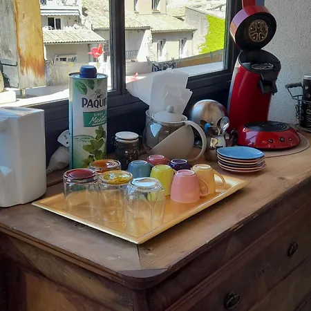 Les Mirabelles D'hotes Систерон