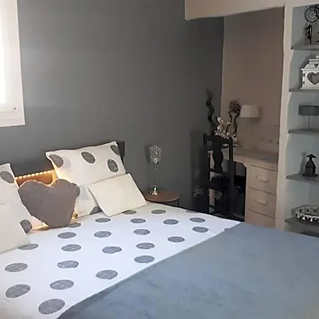 Les Mirabelles D'hotes 3* 시스트롱