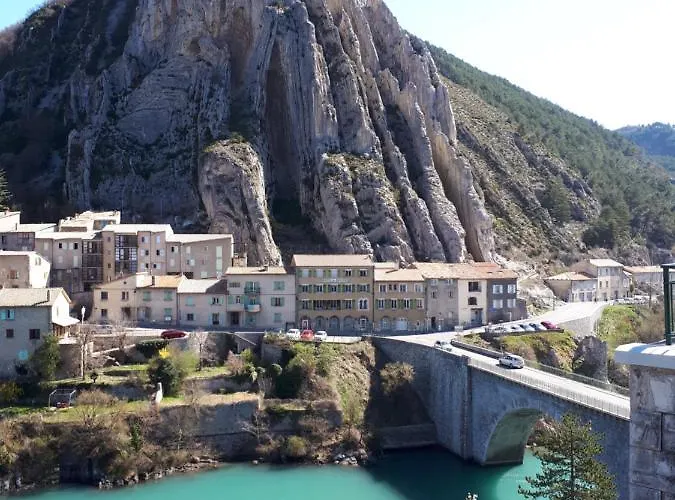 Les Mirabelles D'hôtes