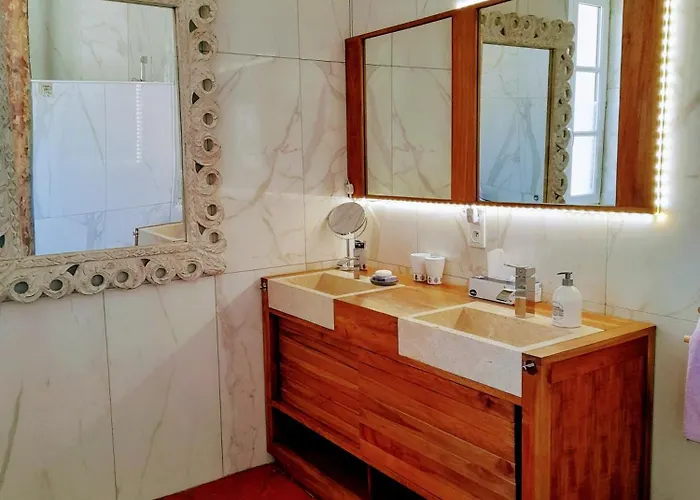 Les Mirabelles D'hôtes Couette-café